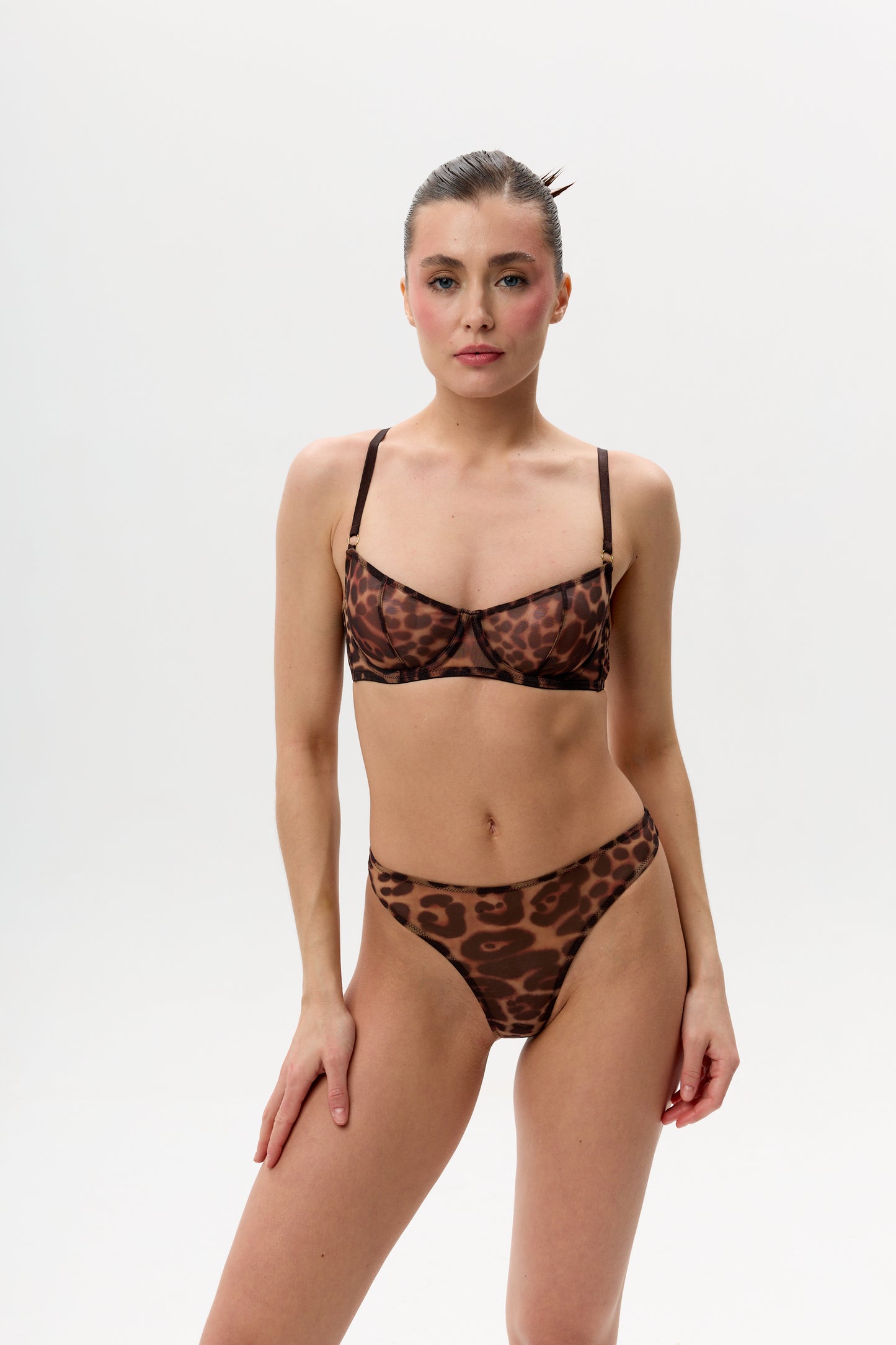 Basic Leo Thong